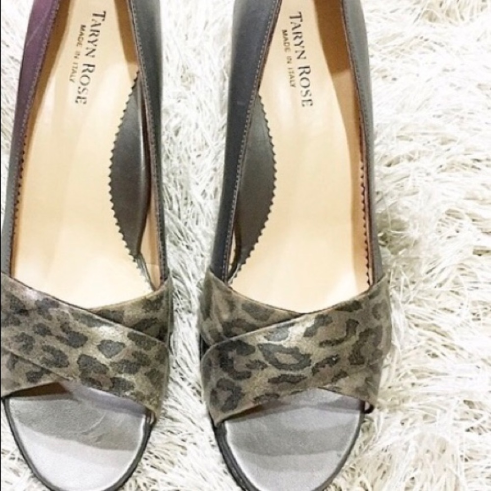 Taryn Rose size 9 pewter with animal print shoes